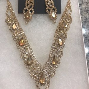 Necklace Earrings Set